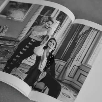 Article & images about Karolina Barrett